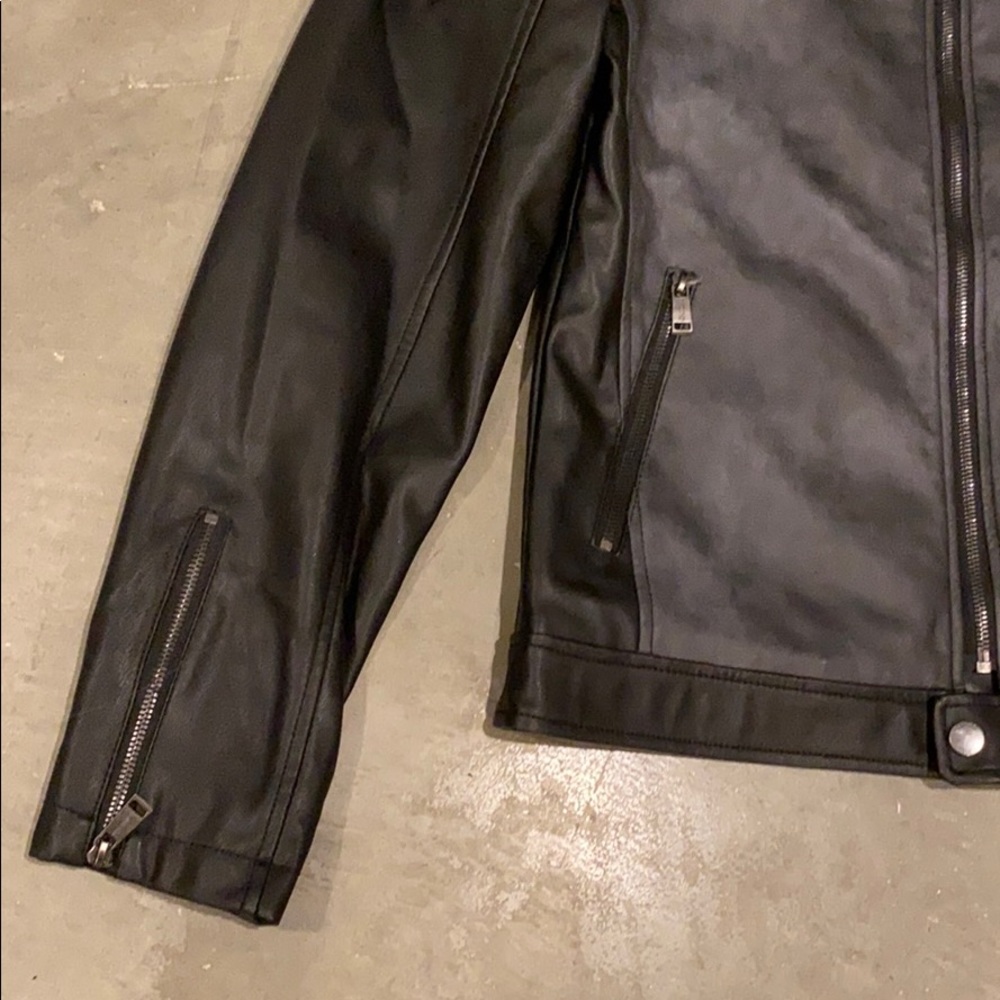 Guess leather jacket - Picture 3 of 7